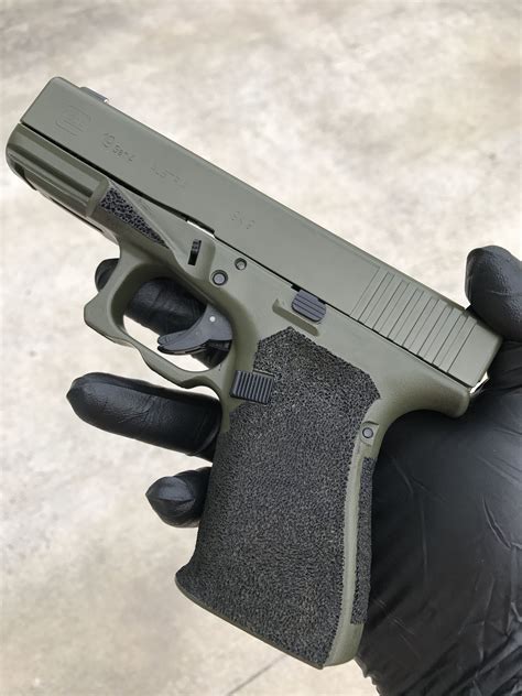 Streamlight TLR-4 Compact Rail Tac Light w Laser From $138 - Check Availability At Amazon Streamlight TLR-4 Compact fits a broad range of sub compact, compact, and most full size handguns and it comes with rail locating keys for easy attachment to various gun brands. . Glock 19 gen 5 green frame